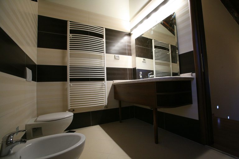 B_Villa Poropati-Bathroom